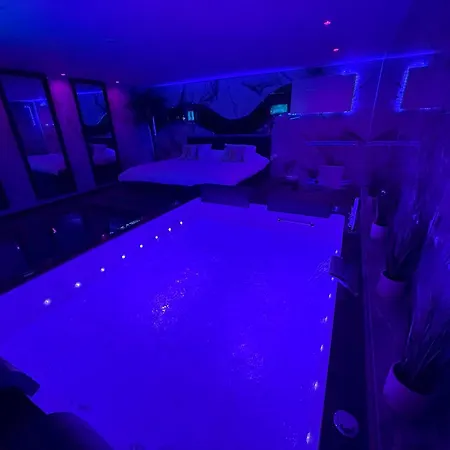La Genève - Jacuzzi Privé&séjour Luxe Apartamento