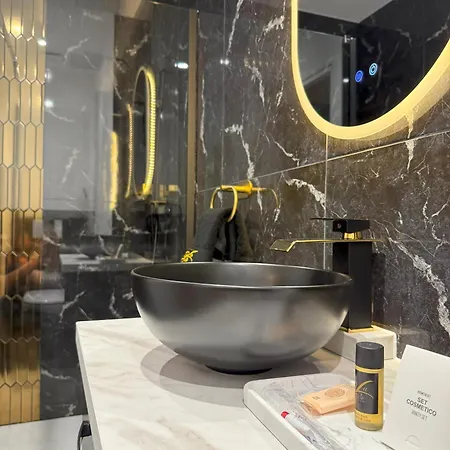 La Genève - Jacuzzi Privé&séjour Luxe Apartamento *